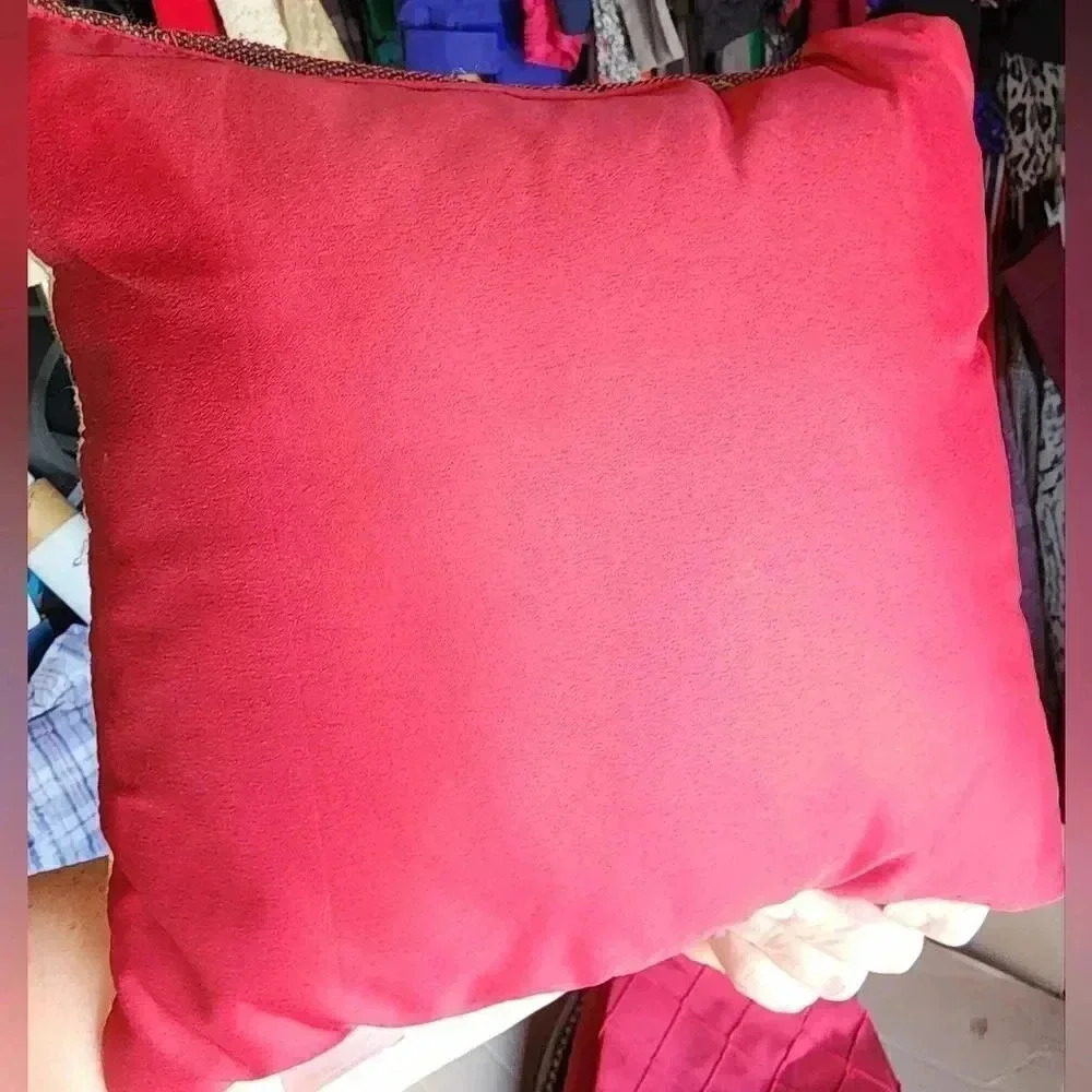 LOT of 2 Christmas Decorative Pillows! 1 NWT + 1 Vintage Handmade Needlepoint - Picture 5 of 9
